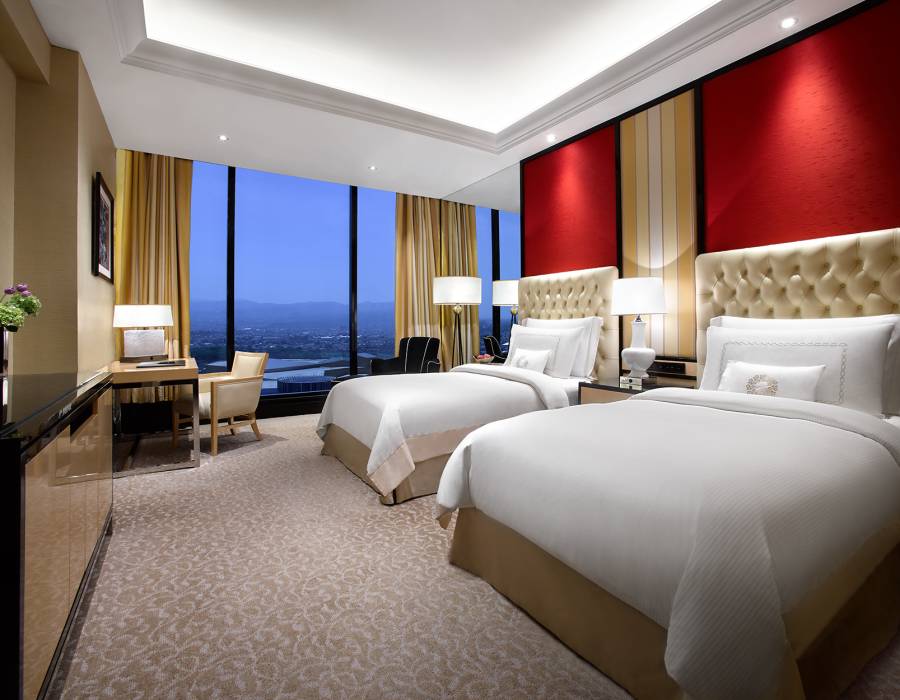 Premier Skyline Room